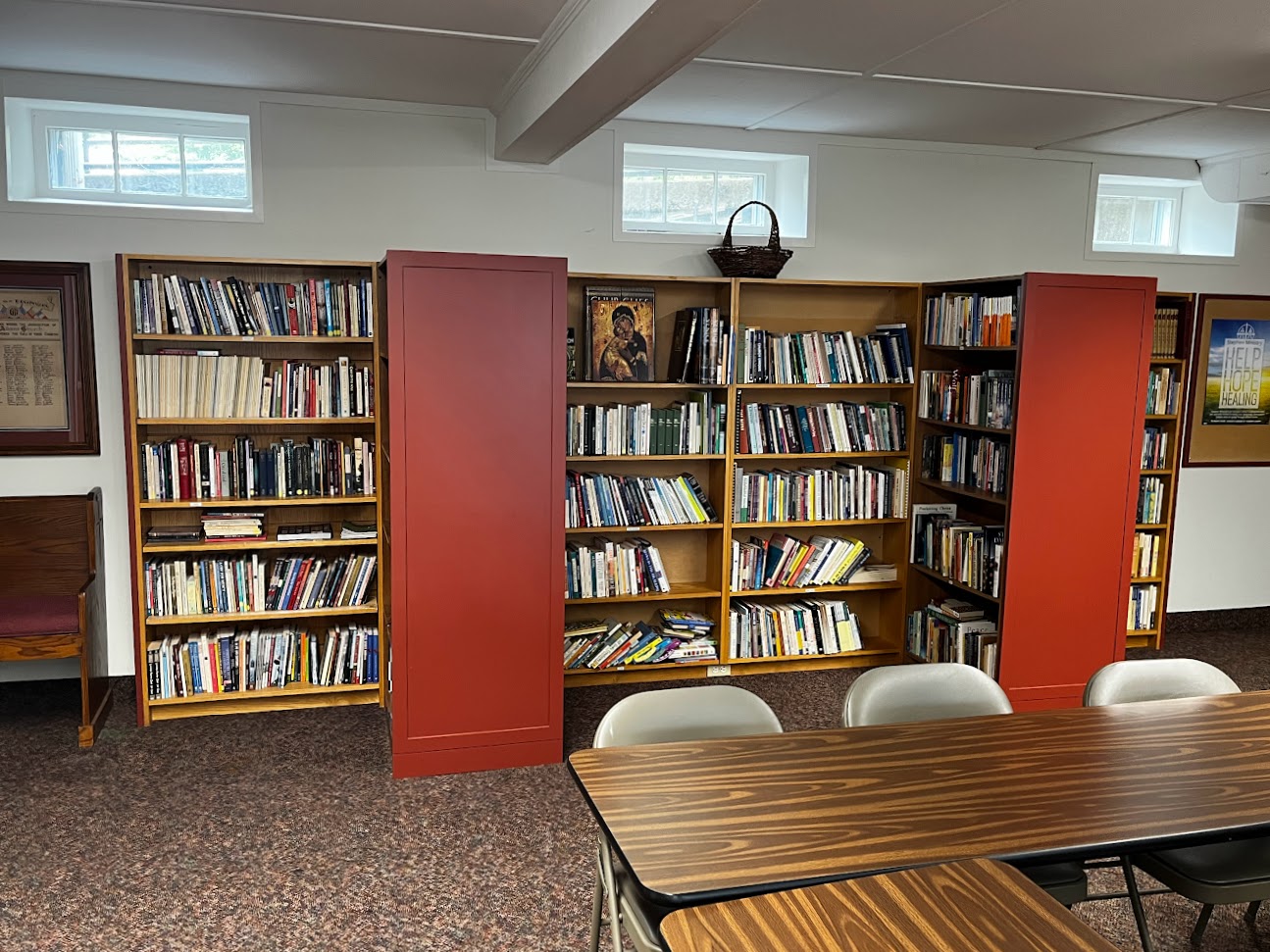 Library Praish Parish Library - Trinity Episcopal Church